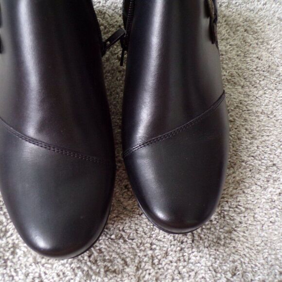 NWT Clarks slip on ankle booties 12 W - Picture 4 of 12